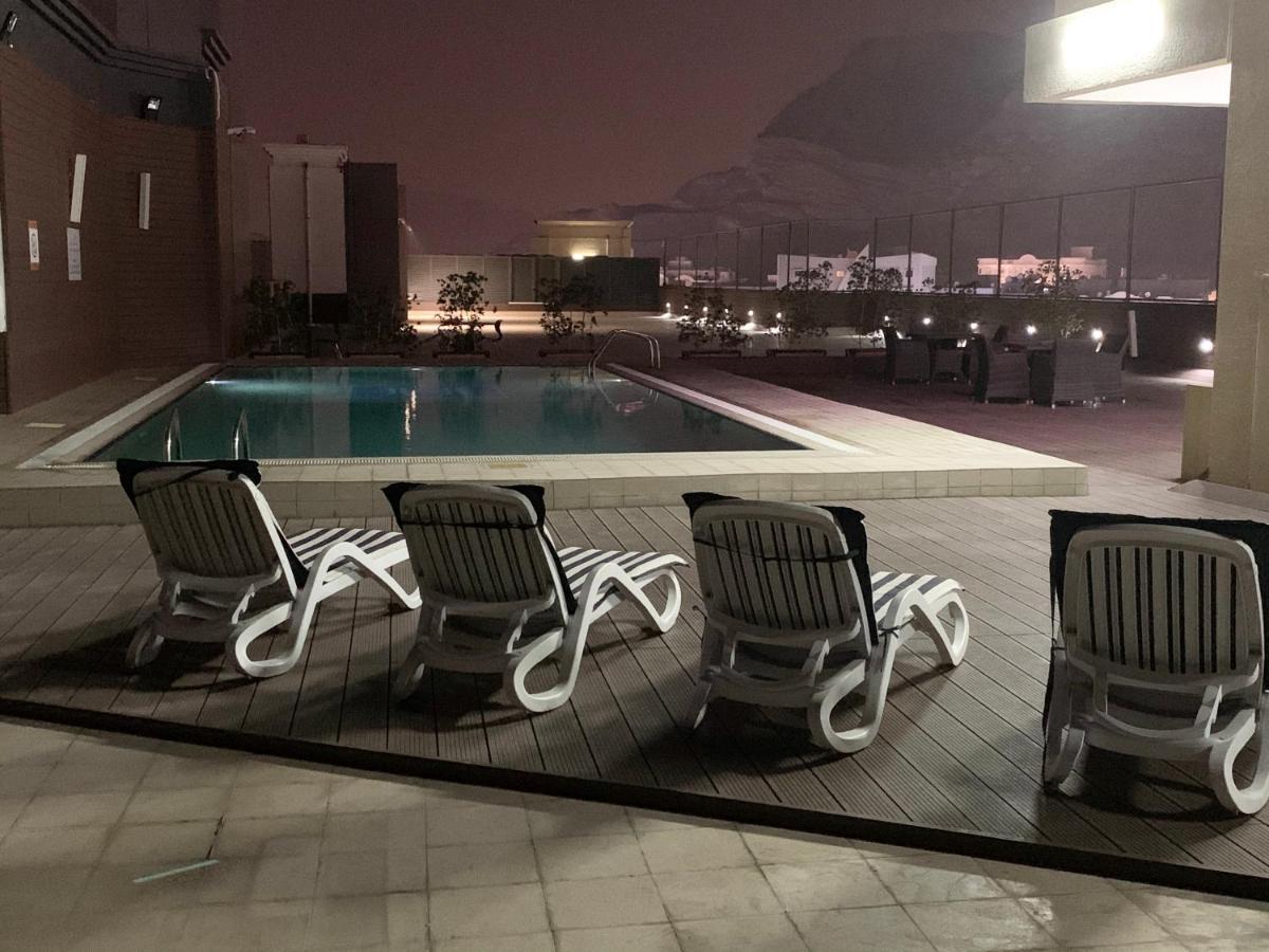Golden Tulip Headington Hotel Muscat Exterior photo