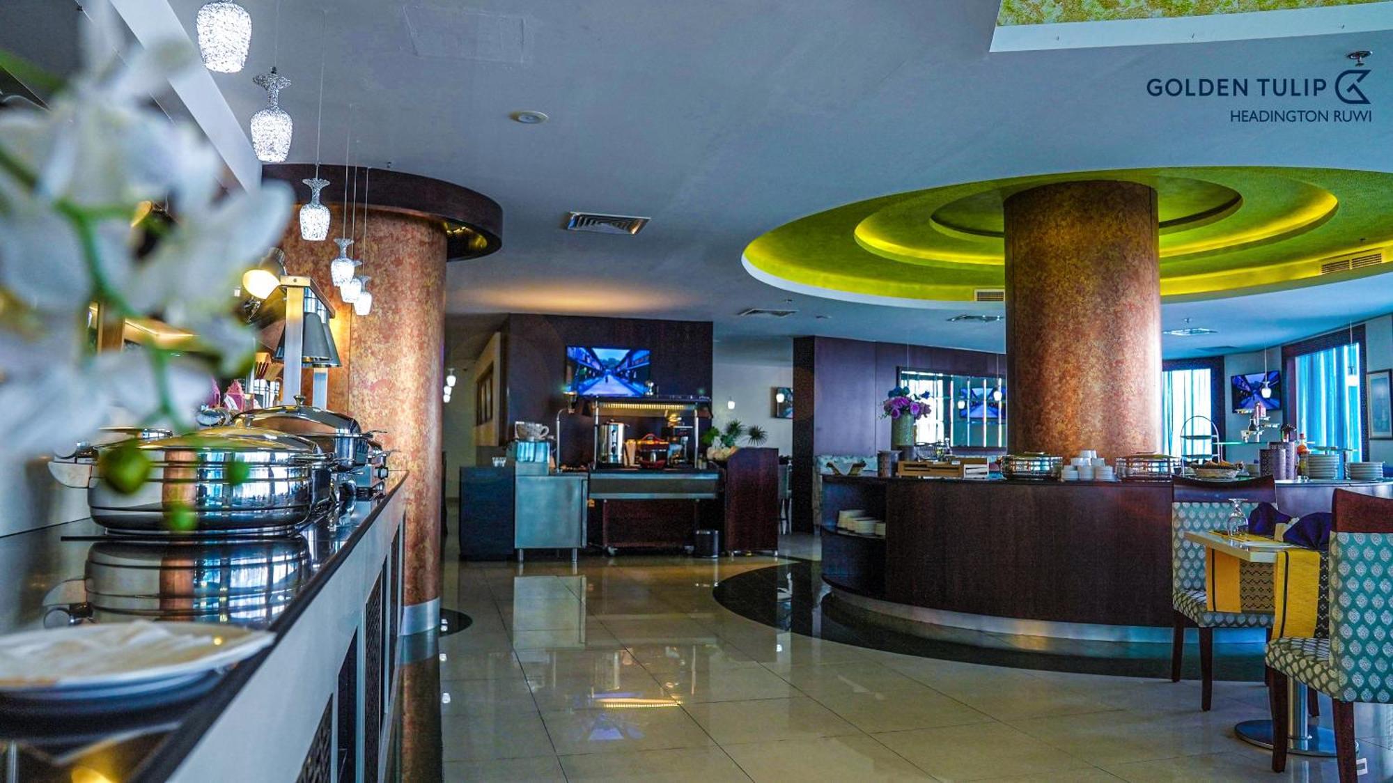 Golden Tulip Headington Hotel Muscat Exterior photo