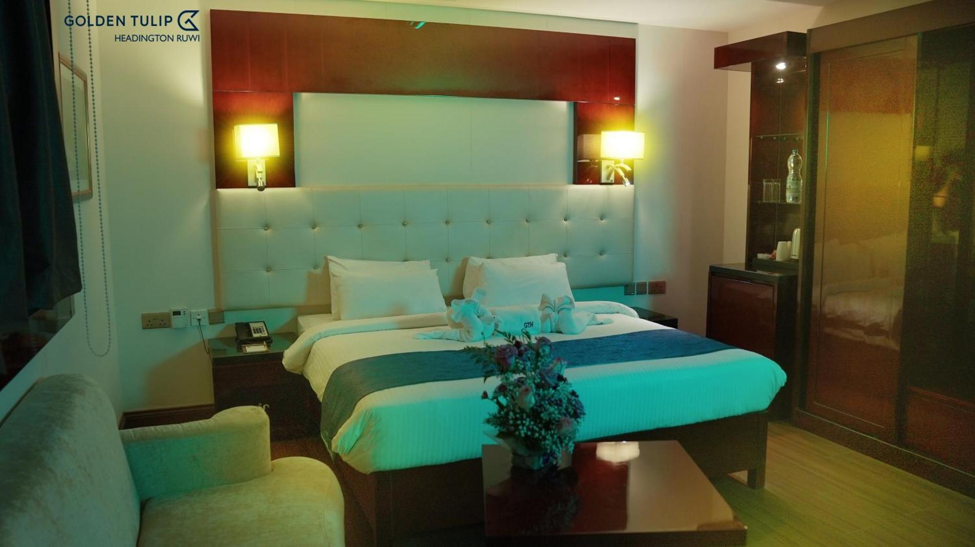Golden Tulip Headington Hotel Muscat Exterior photo