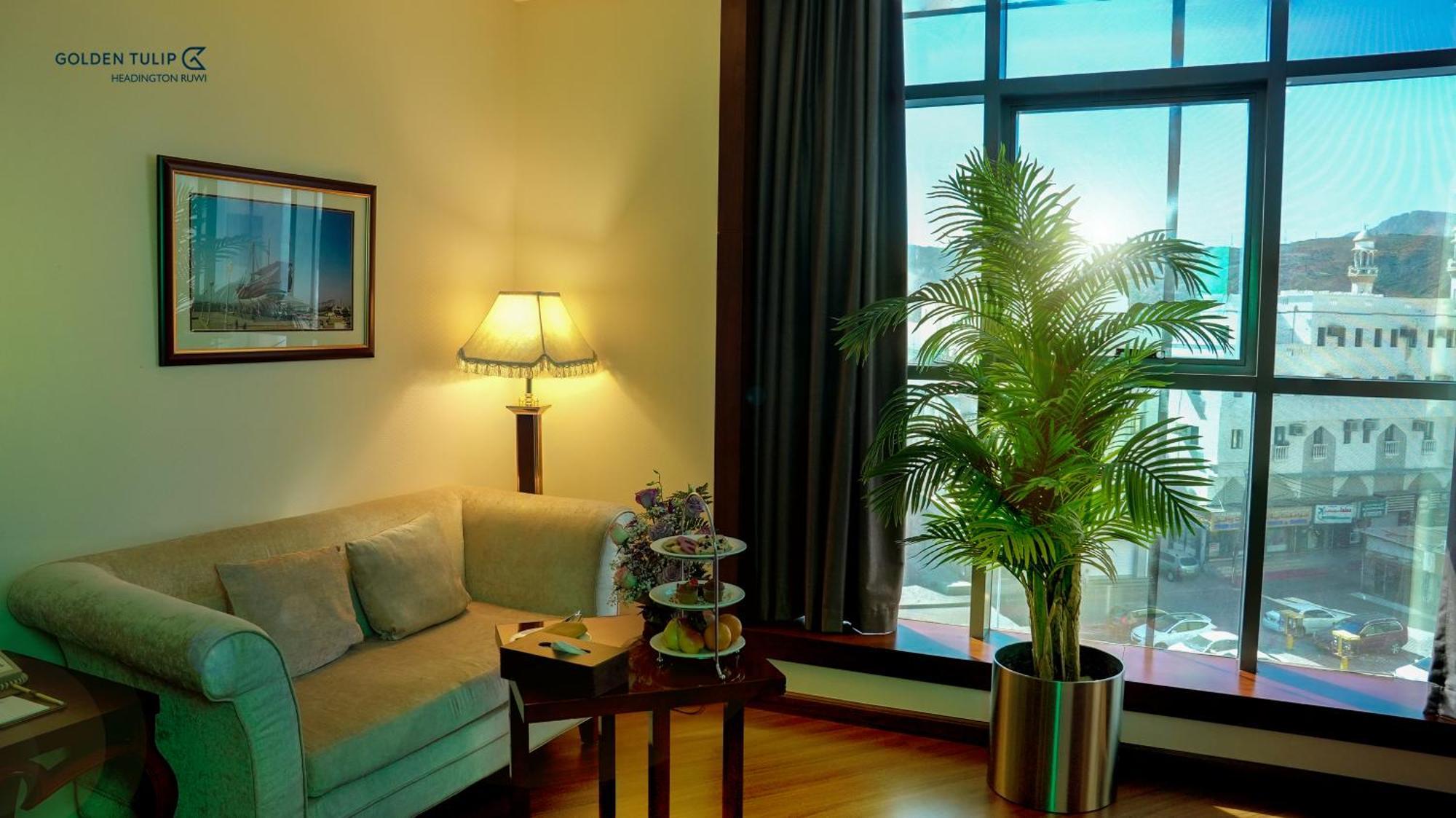 Golden Tulip Headington Hotel Muscat Exterior photo